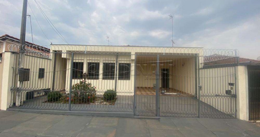 Casa de 3 dormitórios sendo 1 suíte com ótima localização em São Carlos