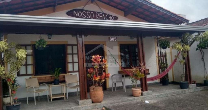 Casa isolada com 3 suítes e 4 vagas de garagem!! no Canto do Forte!