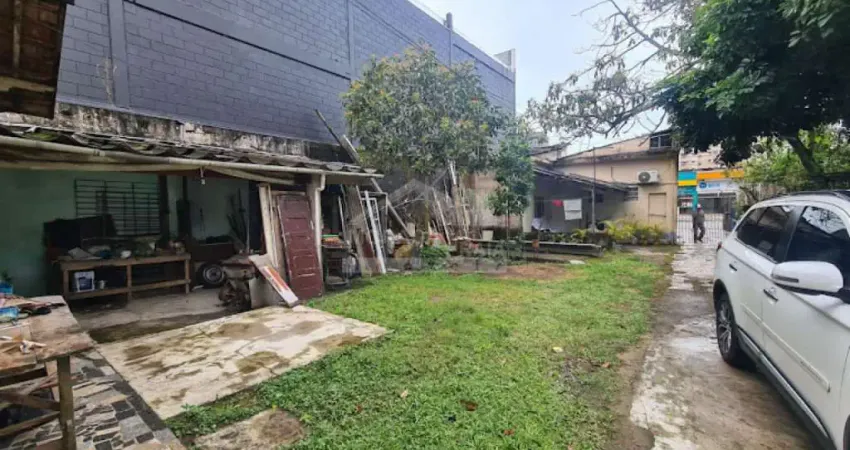 Terreno COMERCIAL na Aviação, 650 m² em Avenida Principal, Confira na Imobiliária em Praia Grande.