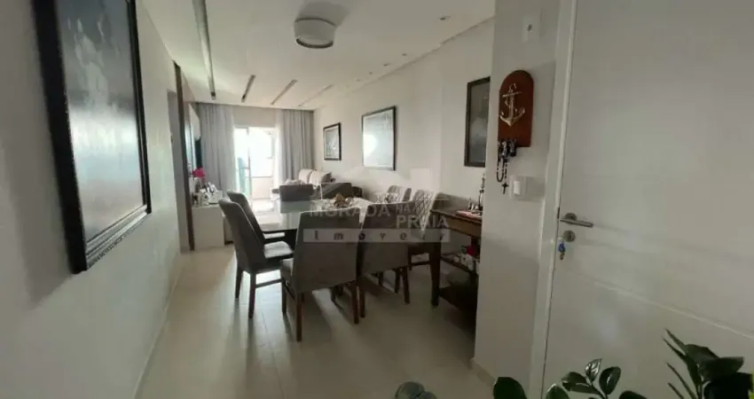 Apartamento no canto do forte de 02 dormitórios sendo 01 suíte, 2 vagas de garagem, semi mobiliado.