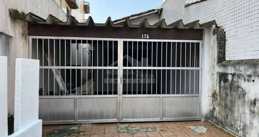 Casa para alugar!!, 02 dormitórios garagem para 04 carros!! na quadra da praia!!