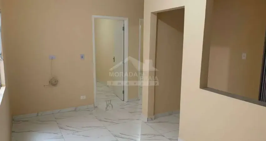 Apartamento no canto do forte de 2 dormitórios, 1 vaga, confira em praia grande.