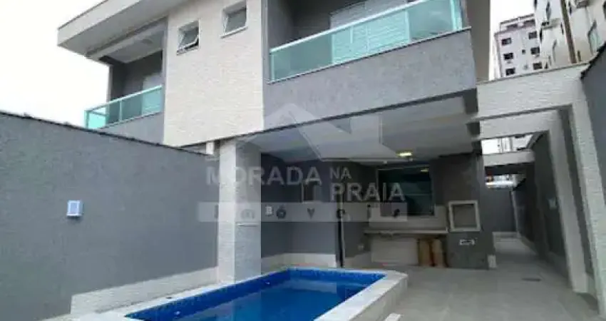 Sobrado Geminado na Vila Tupi, 3 suítes, piscina, sacadas, confira em Praia Grande.