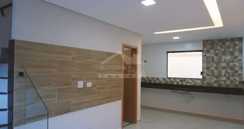 Sobrado em Condomínio Fechado na Mirim, 2 dormitórios, confira em Praia Grande.