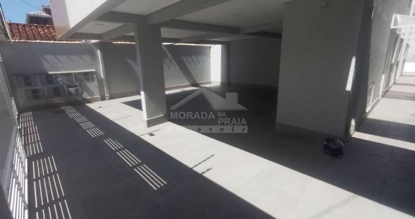 Sobrado em condomínio, 400 metros da praia no bairro Maracanã!