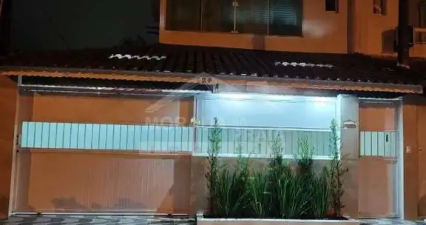 Casa 3 Dormitórios, 1 Suíte, 2 Vaga, Confira na Imobiliária em Praia Grande.