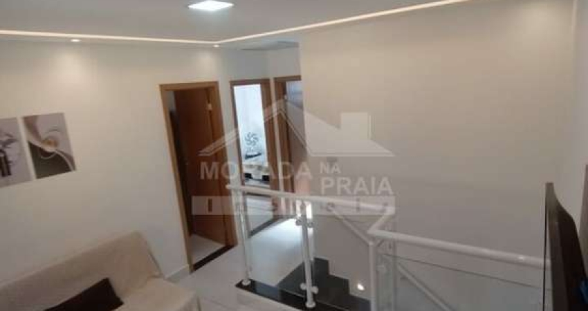 Casa sobreposta MOBILIADO em condomínio fechado na Aviação, 2 dormitórios, confira em Praia Grande.