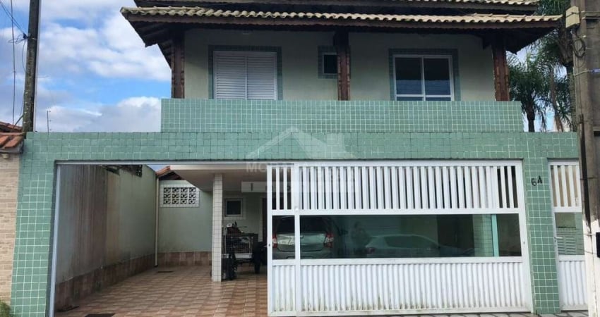 Casa de condominio sobreposta apenas 50 metros da praia no Jardim Real