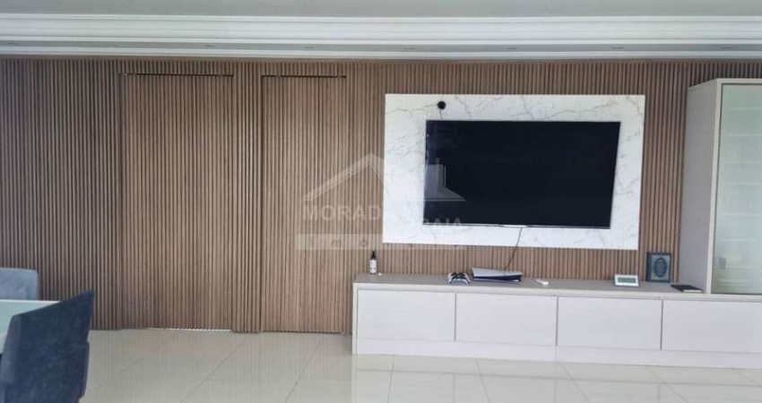 Apartamento Alto Padrão mobiliado no Canto do Forte.Confira na imobiliária em Praia Grande.