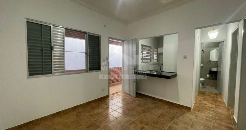 Apartamento 2 Dormitórios, no CANTO DO FORTE 150 METROS DA PRAIA.