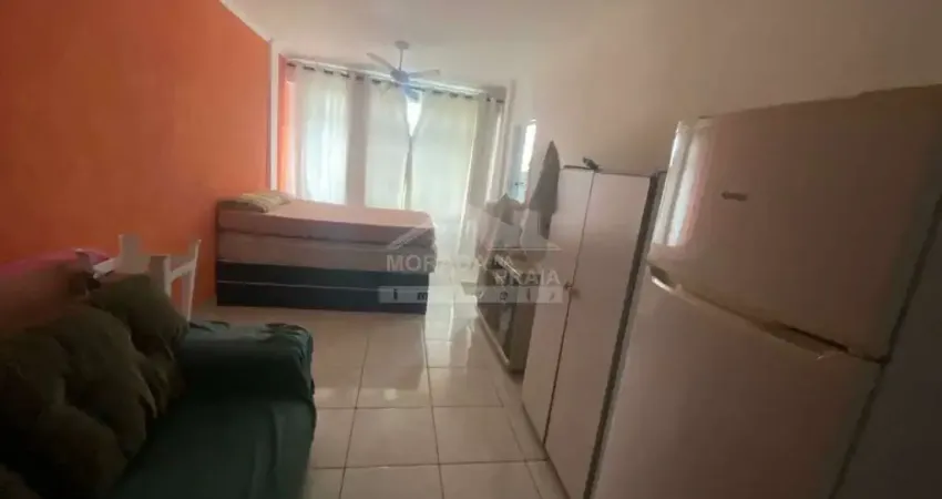 Kitnet Amplo, na AVIAÇÃO, MOBILIADO, 150 metros da praia.