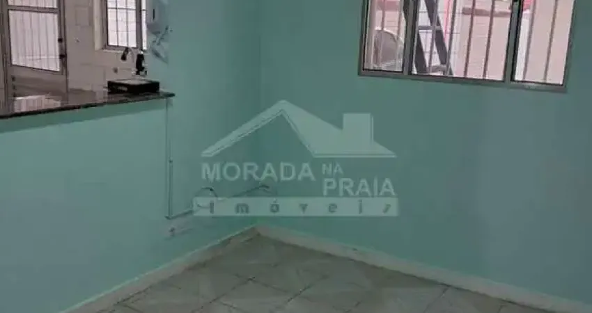 Apartamento no CENTRO do Boqueirão, 1 dormitório, 200 metros do mar, confira em Praia Grande.