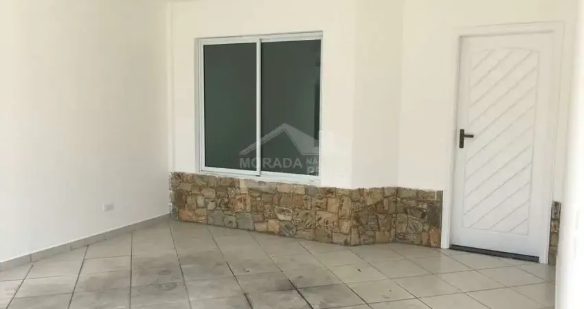 Sobrado TRIPLEX em Condomínio, 3 dormitórios, terraço, piscina, só imobiliária em Praia Grande.