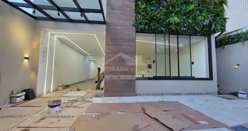 Casa ISOLADA toda MOBILIADA e DECORADA na Aviação, 3 dormitórios, piscina, confira em Praia Grande.