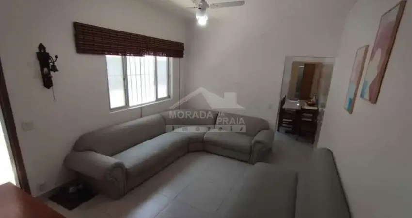 Casa geminada na tupi, 2 dormitórios, 2 vagas, quintal, confira na imobiliária em praia grande.