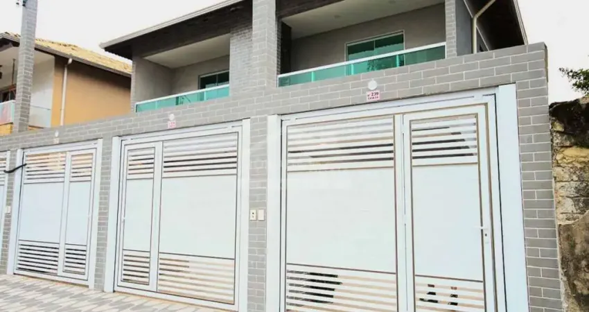 Casa em condomínio fechado no tude bastos, 3 dormitórios, 2 vagas, confira em praia grande.