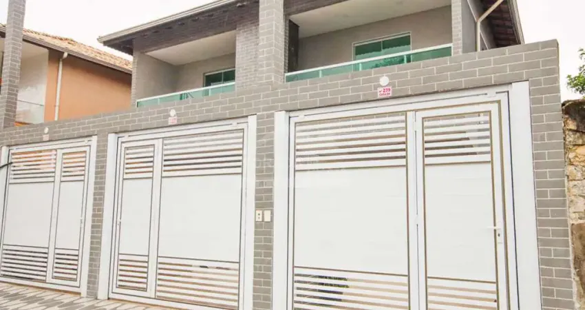 Casa em condomínio fechado no tude bastos, 2 dormitórios, 2 vagas, churrasqueira, só em praia grande