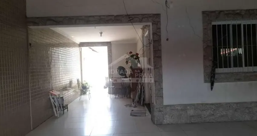 Casa isolada 3 dormitórios, sendo 2  suíte semi mobiliado, na ocian.