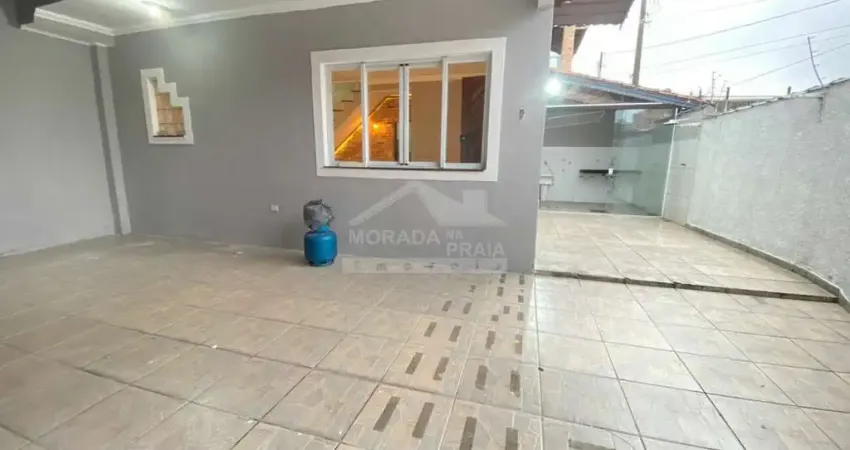 Sobrado no Boqueirão, 3 dormitórios, sacadas, 4 vagas, confira em Praia Grande.