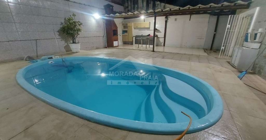 Casa ISOLADA Canto do Forte, 3 dormitórios, 4 vagas, piscina, só na imobiliária em Praia Grande.