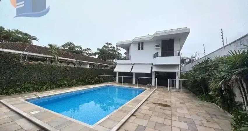 Casa Ampla em excelente estado de conservação!
