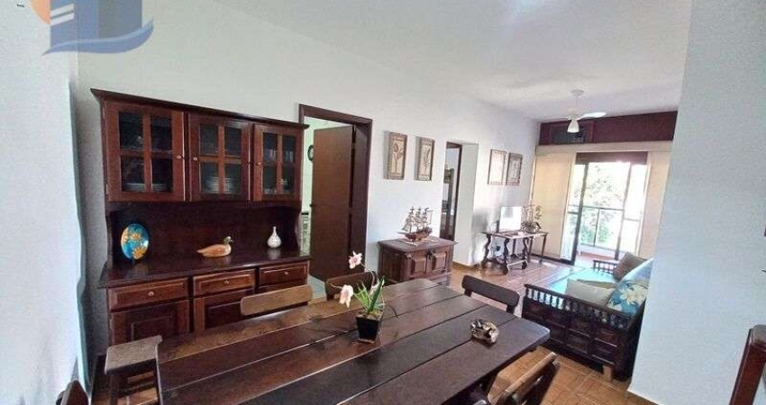 Amplo Apartamento de frente com Sacada.