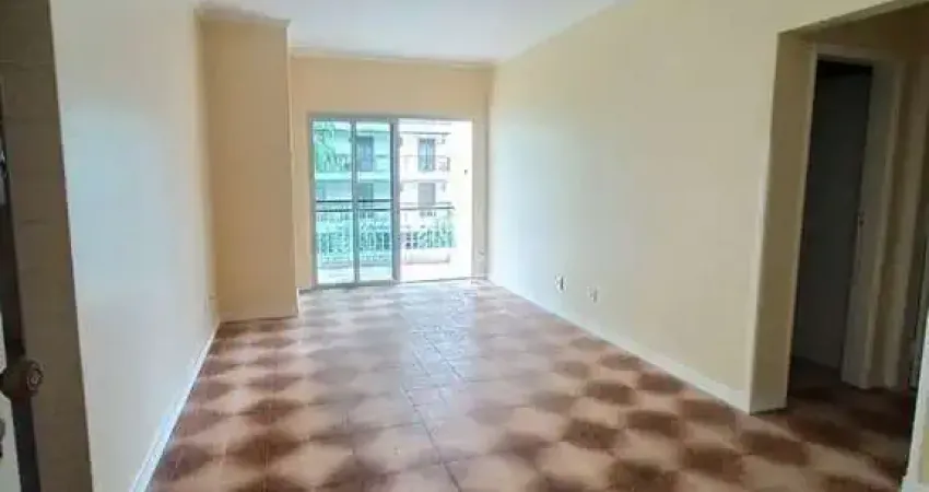 Amplo Apartamento Apenas 3 Quadras da Praia Enseada.
