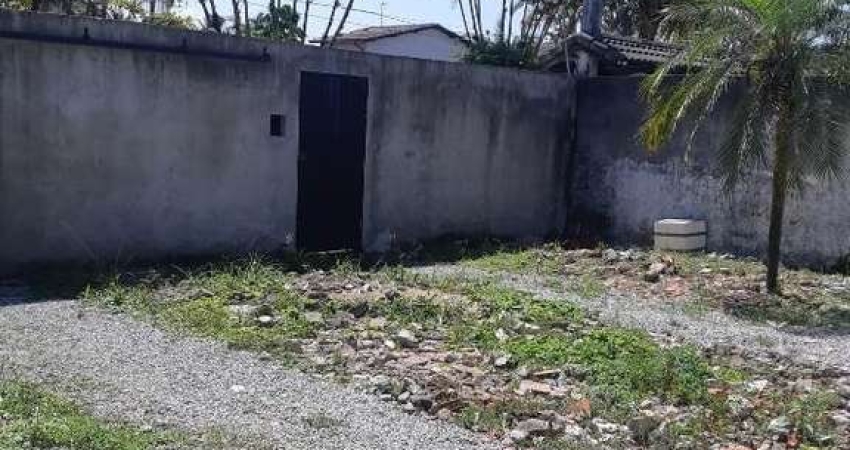 Casa Térrea com piscina e quintal!