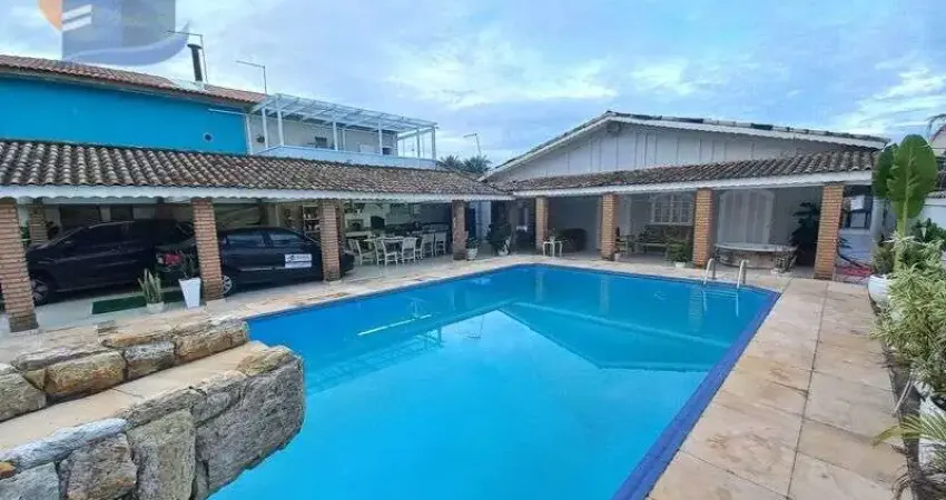 Casa Térrea/3 Quartos/5 banheiros/R$ 8.000,00 (Pacote incluso Iptu)