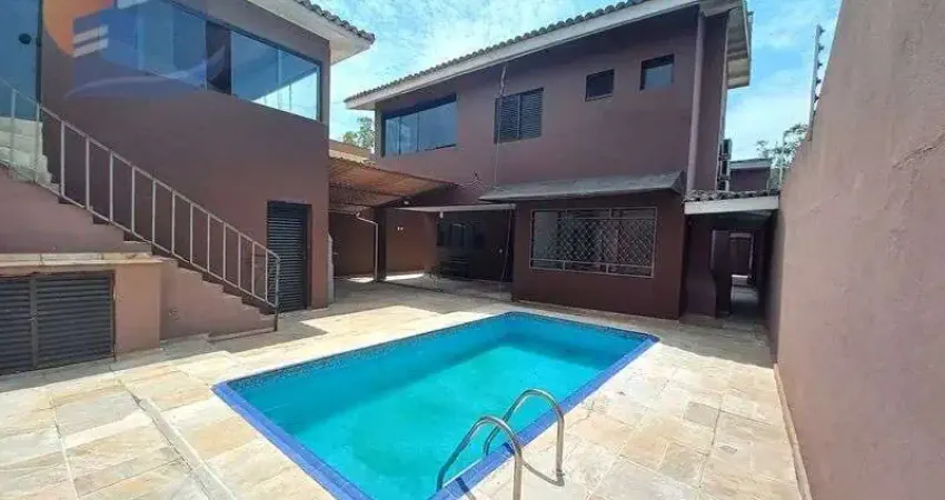 Casa sobrado com piscina e churrasqueira - praia da enseada guarujá