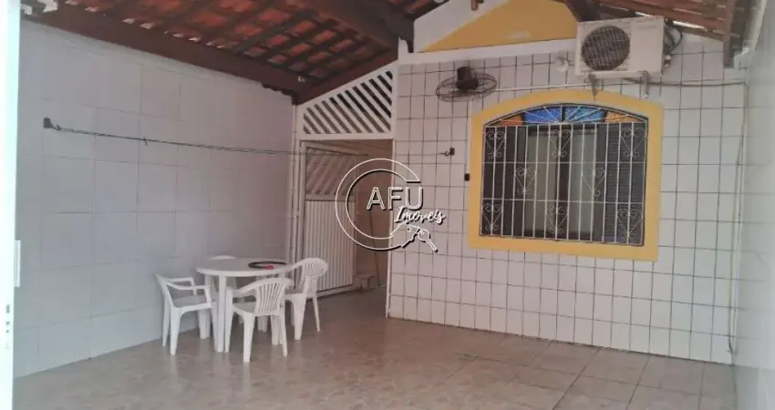 Casa para Venda ou Locação definitiva 120 m2-02 Quartos-Mirim
Fica a 300 Mtr da praia, ampla 02 vagas de  garagem,.
Sendo 02 Dormitórios, sendo 01 suítes, lavabo.
Casa mobiliada,. valor locação R$3.00