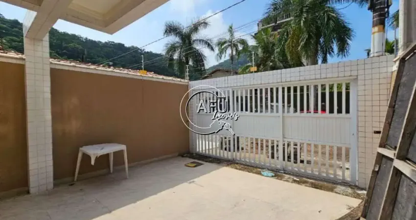 Sobrado individual – canto do forte | 2 dormitórios (1 com sacada) |2 vagas de garagem | sala ampla |r$ 500 mil