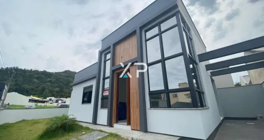 Casa com 03 dormitórios sendo 01 suíte á venda no Bela Vista