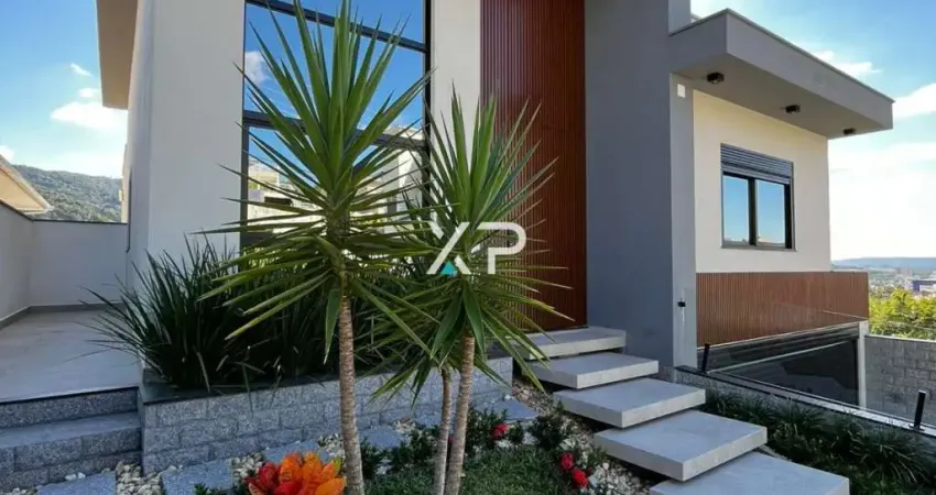 Linda Casa com Acabamento Impecável na Pedra Branca
