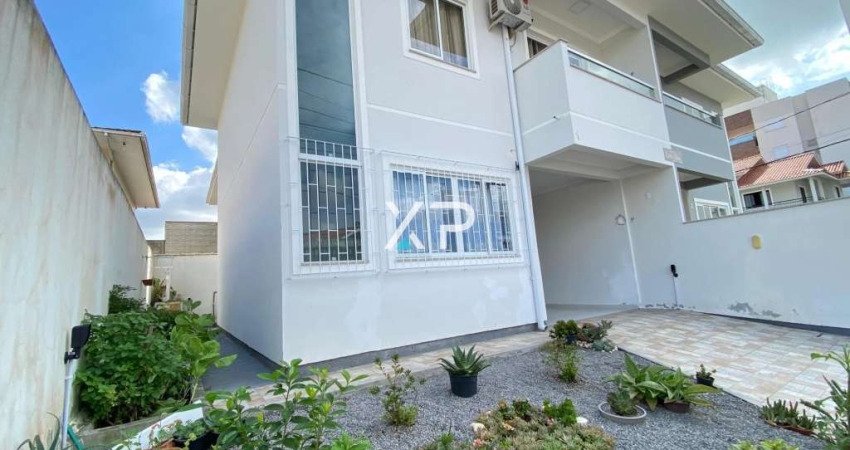 Sobrado Amplo e Semi-mobiliado no Centro de Palhoça/SC