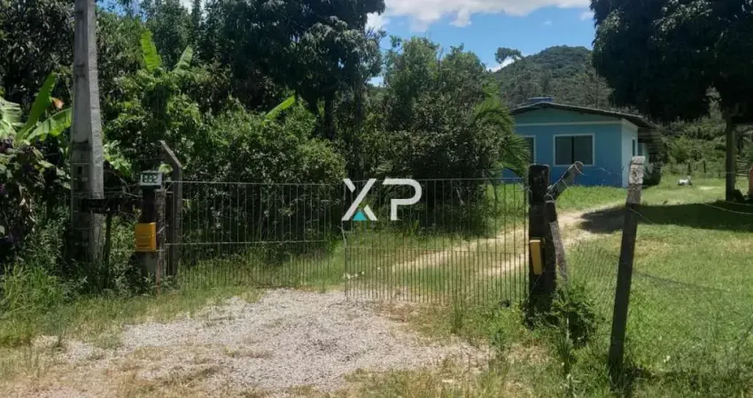 Casa no Ratones, 3 dormitórios, 1 banheiro, 1 vaga, terreno com 5.280m2 XP2448