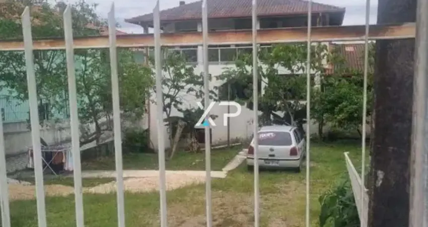 Prédio com 3 pavimentos (Apartamentos e sala comercial) Serraria/São José