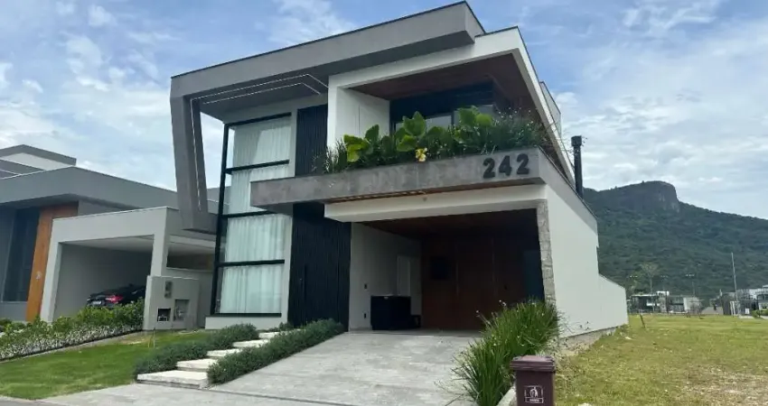 Casa com 3 quartos à venda na Rua Lagoinha, 242, Pedra Branca, Palhoça