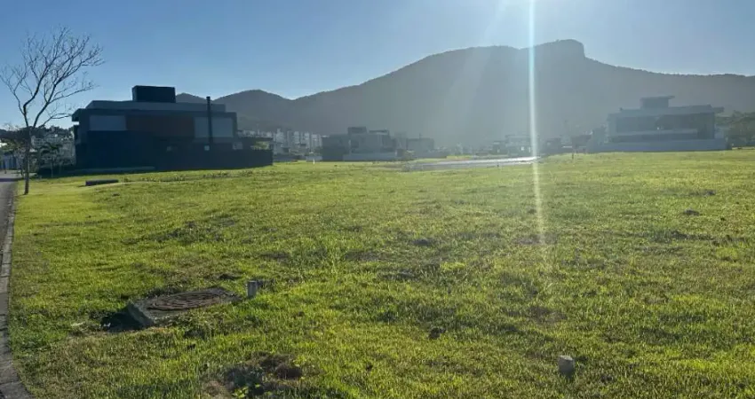 Terreno com 386,67m2 -condomínio reserva da pedra palhoça/sc