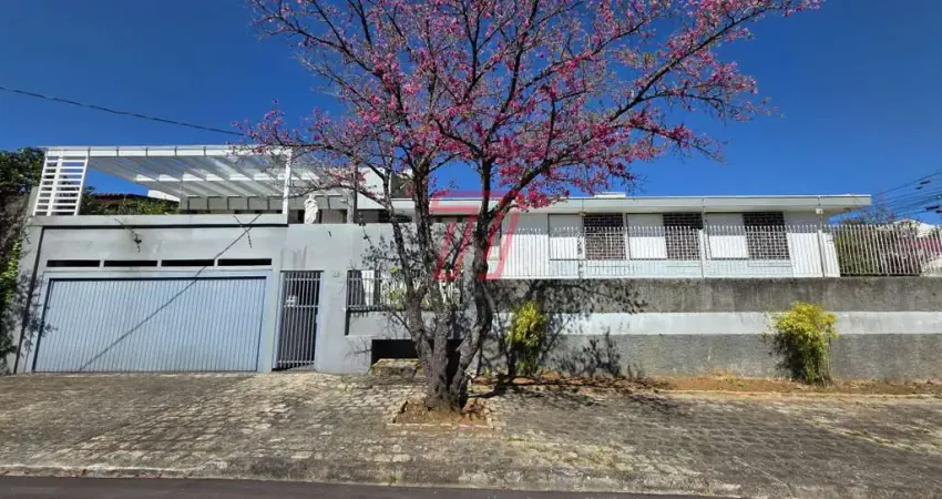 Casa com 4 dormitórios à venda com 400,00m² no bairro São Lourenço