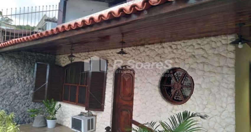 Casa com 3 quartos à venda na Rua Quiririm, Vila Valqueire, Rio de Janeiro