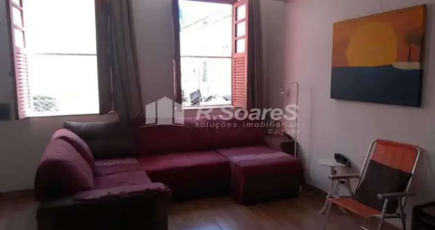 Casa de vila com 3 quartos na cidade nova. rua prof. clementino fraga