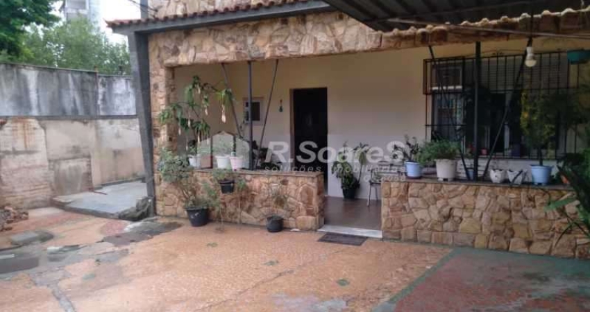 Casa com 2 quartos à venda na Rua Quiririm, Vila Valqueire, Rio de Janeiro