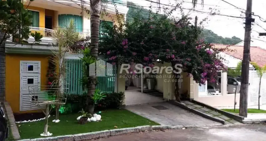 Casa em condomínio fechado com 4 quartos à venda na Rua Moacir dos Santos Lima, Vila Valqueire, Rio de Janeiro