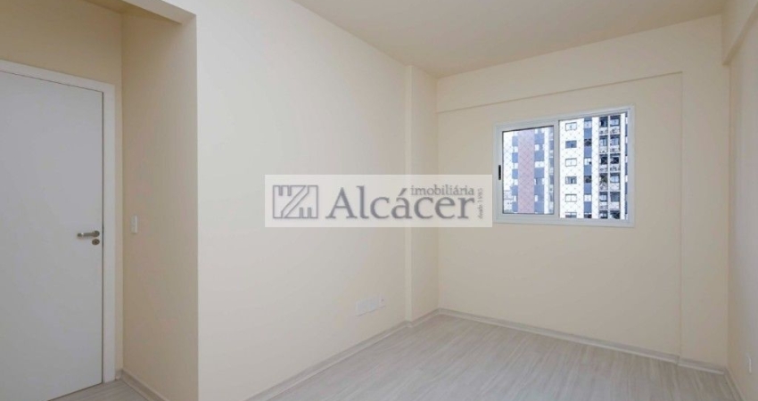 Apartamento em ótimas condições no centro de Curitiba.