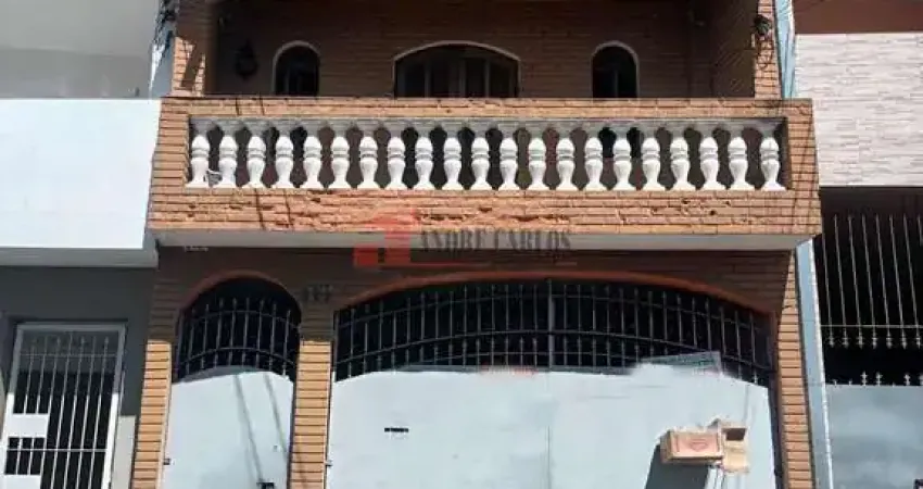 Casa com 3 quartos à venda na Vila Silviânia, Carapicuíba 