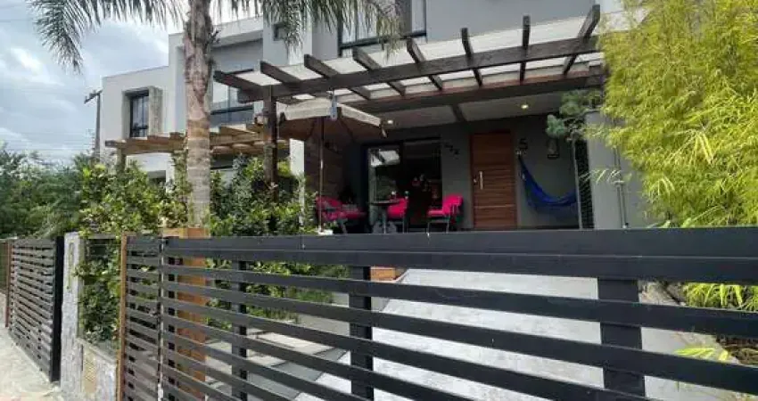 Casa com 3 quartos para alugar no Centro, Garopaba 