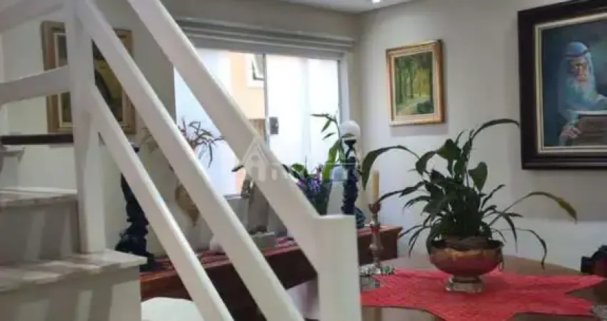 Casa com 3 quartos à venda na Rua Gagliari, Jardim Caiapia, Cotia