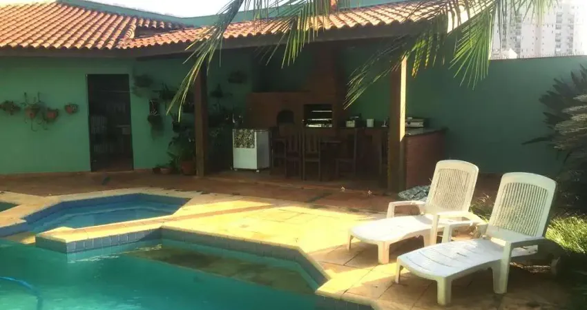 Imperdível casa à venda na Vila Galvão, Guarulhos-SP: 3 quartos, 3 suítes, 5 banheiros, 5 vagas e 500m². Agende sua visita agora!