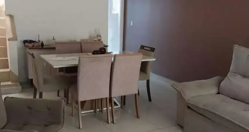Imperdível! Casa à venda em São Paulo-SP, Bortolândia: 2 quartos, 2 banheiros, 2 vagas, 150m². Sobrado com sala, cozinha, churrasqueira e mais!